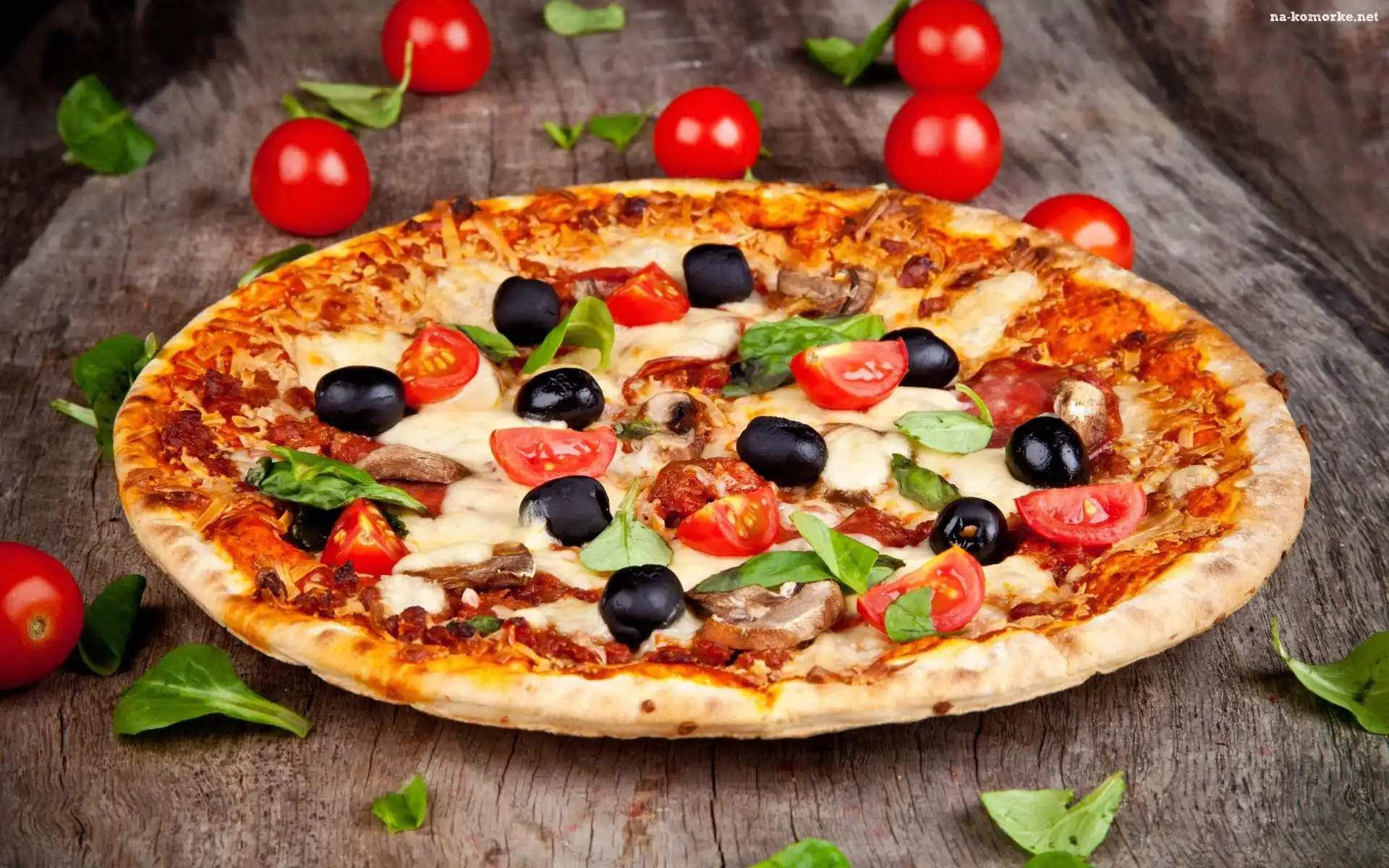 Pomidorki, Pizza, Stół, Oregano, Oliwki, Listki