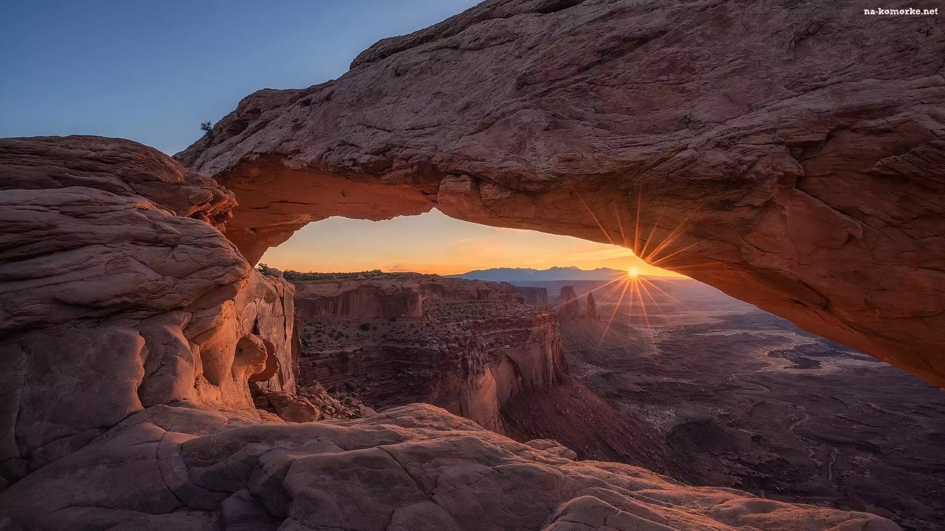 Łuk, Utah, Kanion, Promienie słońca, Park Narodowy Canyonlands, Stany Zjednoczone, Mesa Arch, Skały