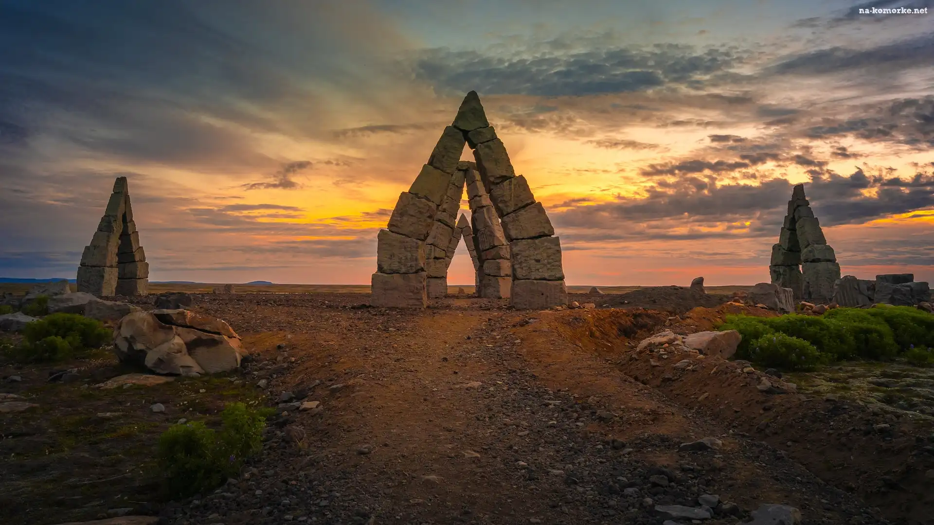 Raufarhofn, Zachód słońca, Arctic Henge, Islandia, Łuki skalne, Kamienie