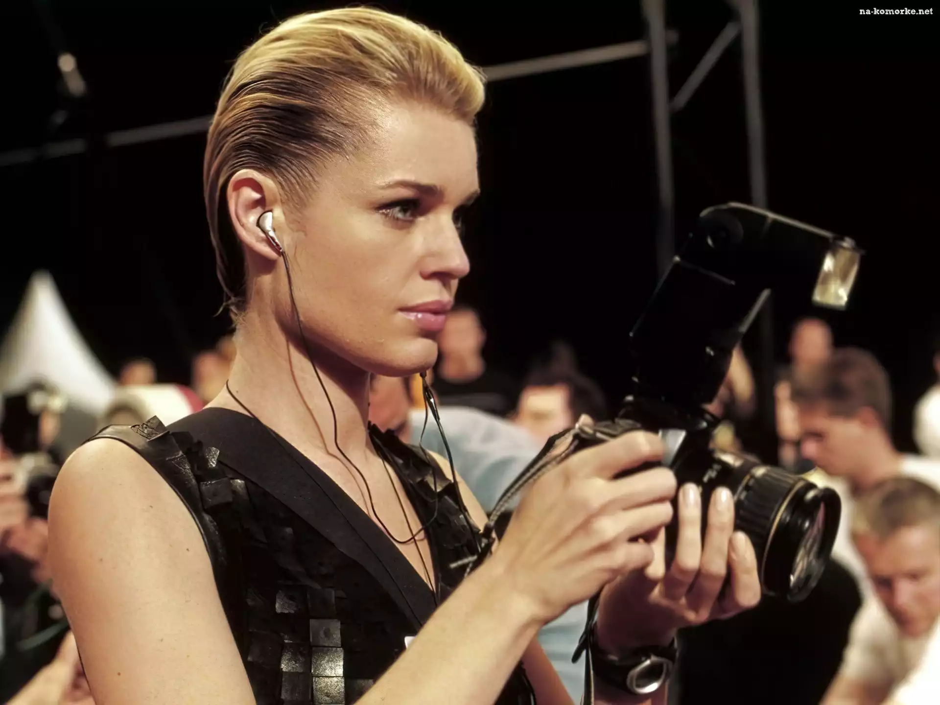 Rebecca Romijn, Aparat Fotograficzny
