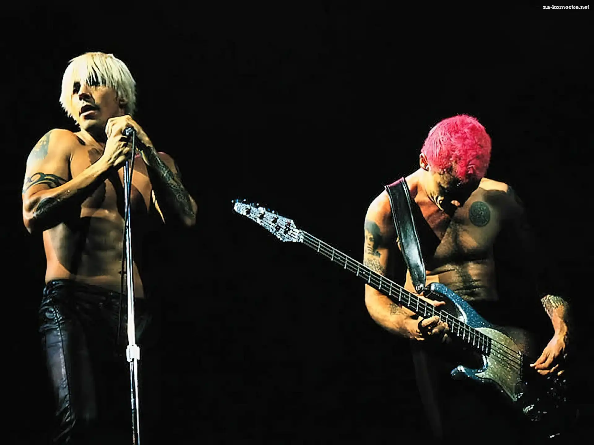 Red Hot Chili Peppers, włosy , gitara