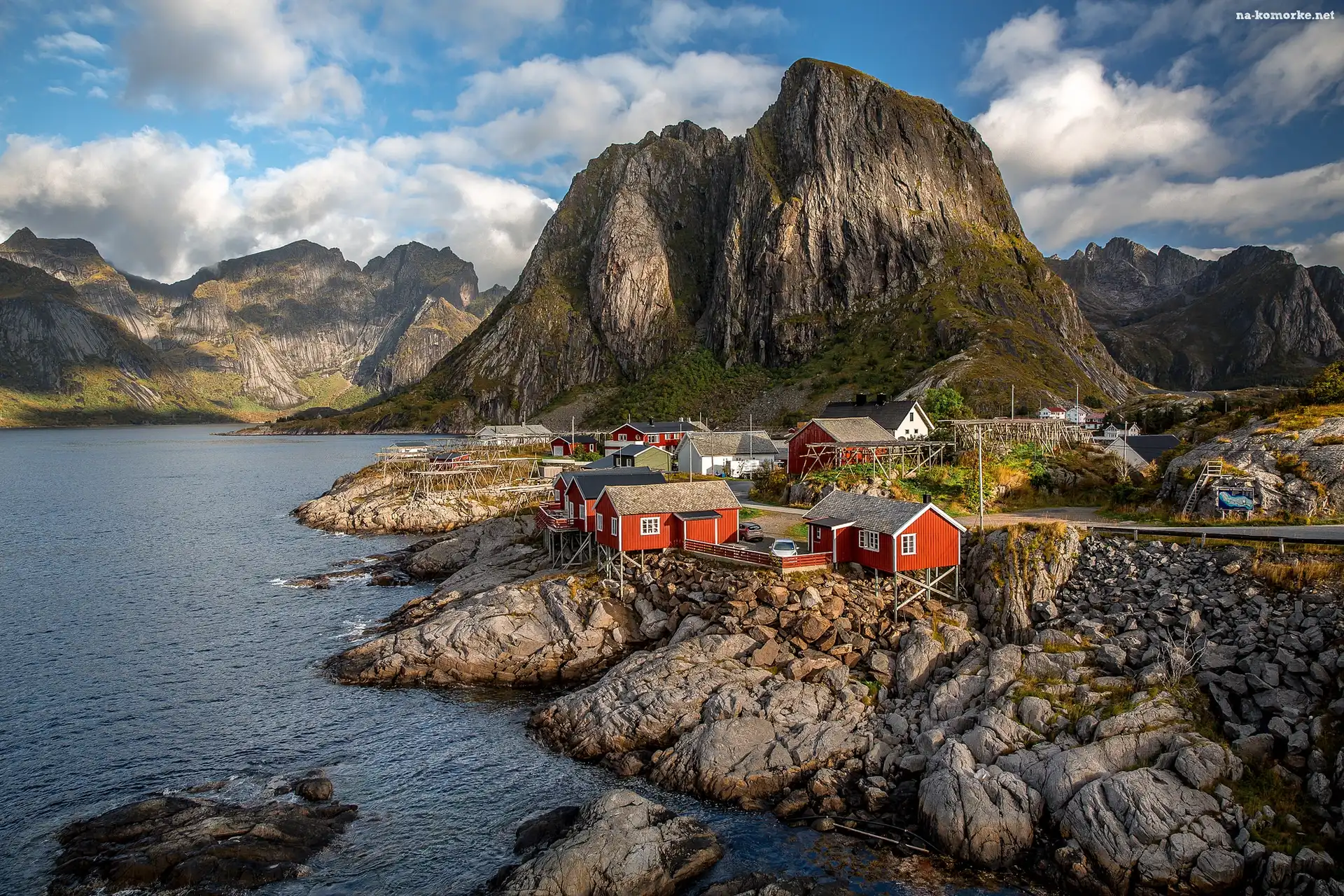 Norwegia, Domy, Góry, Chmury, Lofoty, Góra Higravstinden, Skały, Wioska Reine
