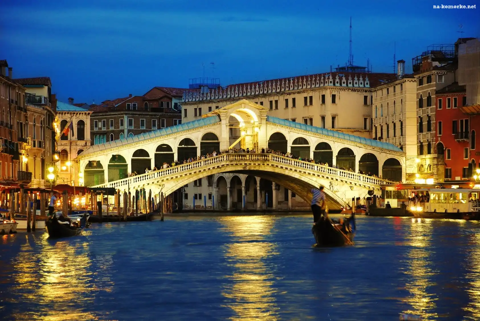 Most Rialto, Wenecja, Włochy, Gondole, Kanał Canal Grande, Domy