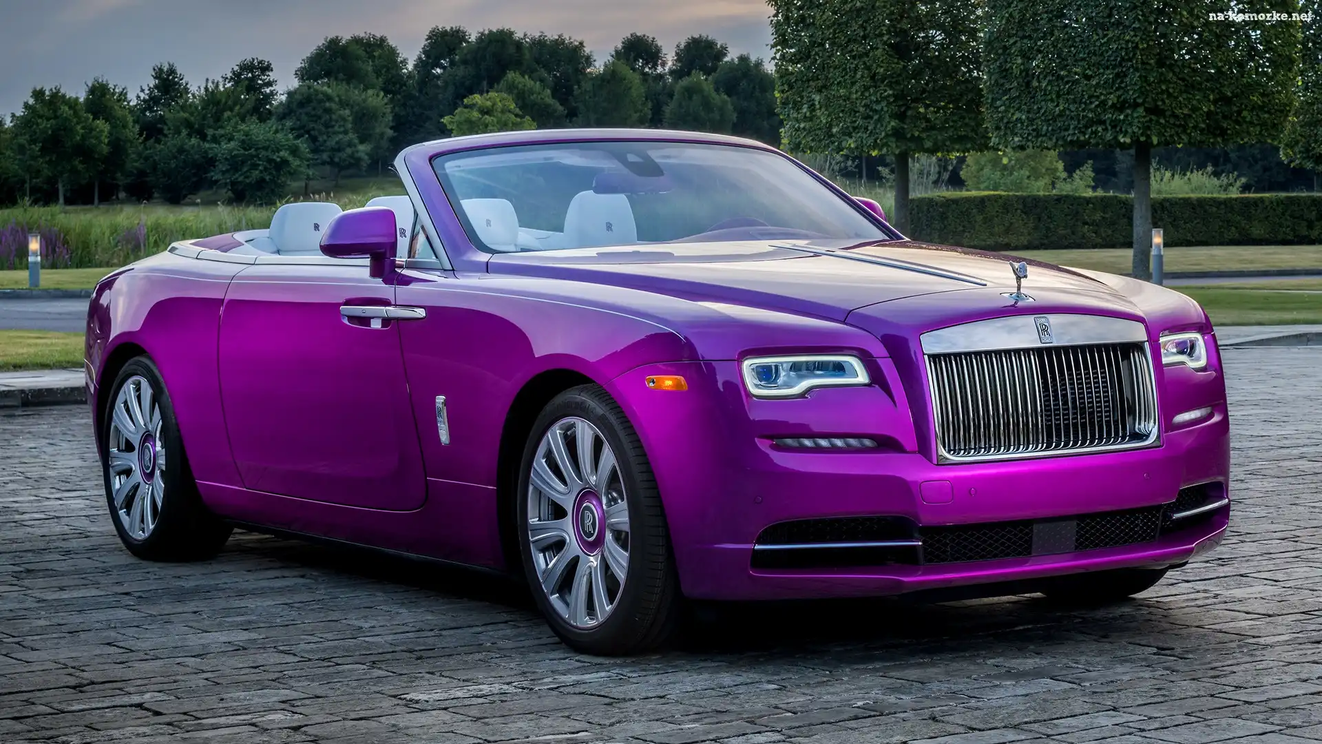 Rolls-Royce Dawn, Fuksja, Kabriolet, Kolor