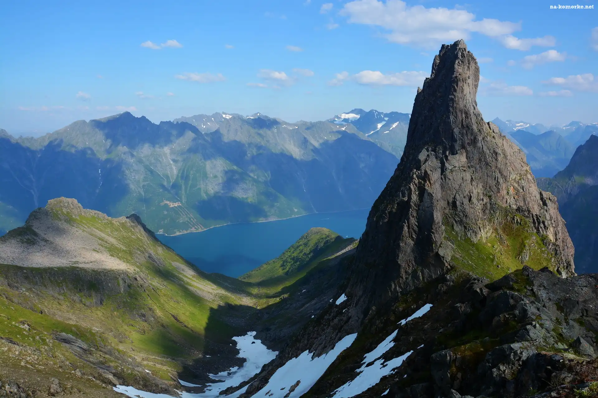 Fiord Hjorundfjorden, Góra Ystenes, Góry, Norwegia, Dolina, Okręg Romsdal