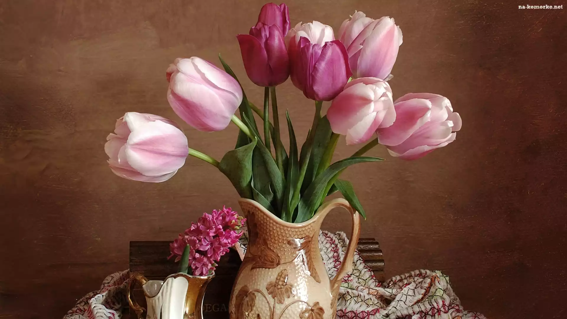 Różowe, Dzbanki, Tulipany, Gliniane