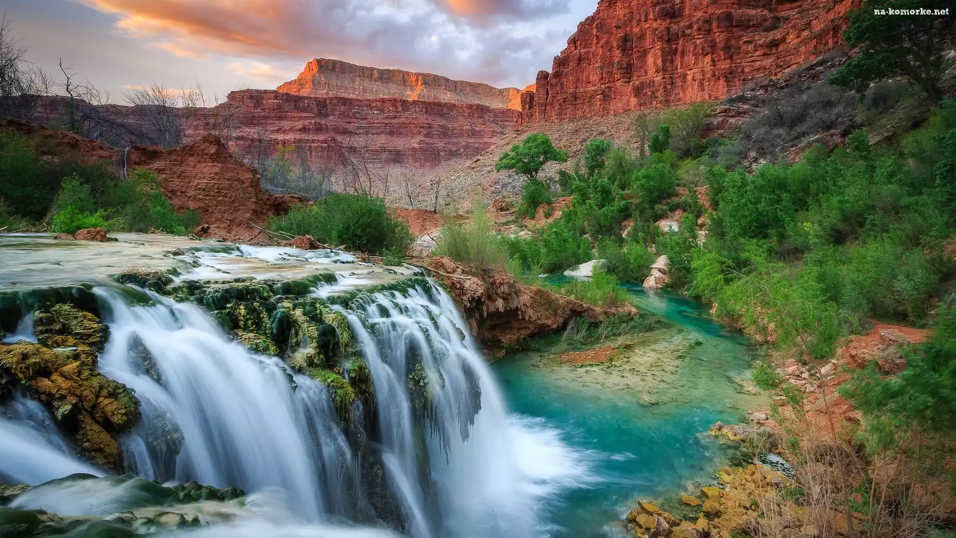 Rzeka Havasu Creek, Wodospad, Drzewa, Park Narodowy Wielkiego Kanionu, Stany Zjednoczone, Havasu Falls, Arizona, Kanion, Skały