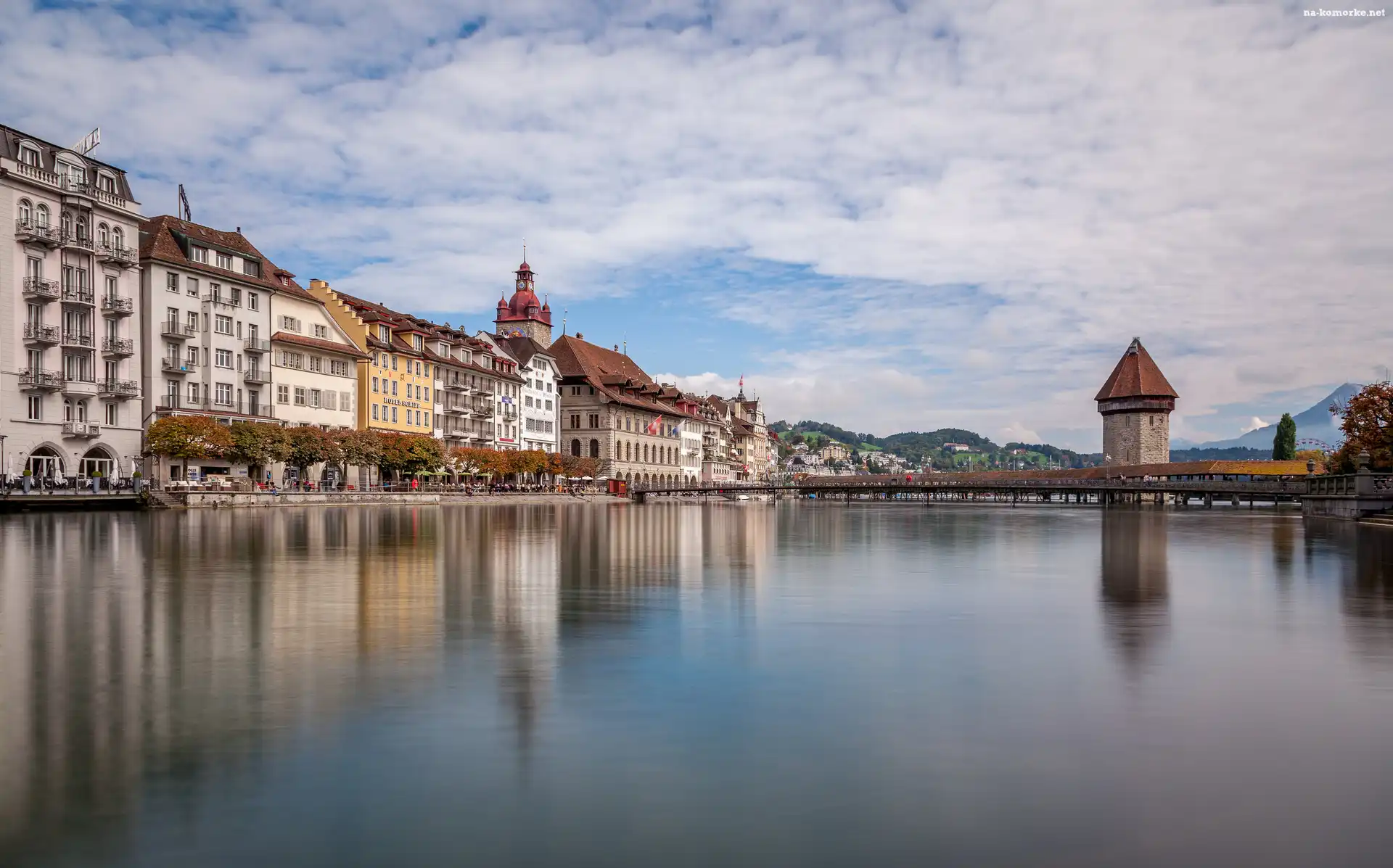 Rzeka Reuss, Domy, Szwajcaria, Góry, Lucerna, Most Kapellbrucke, Miasto