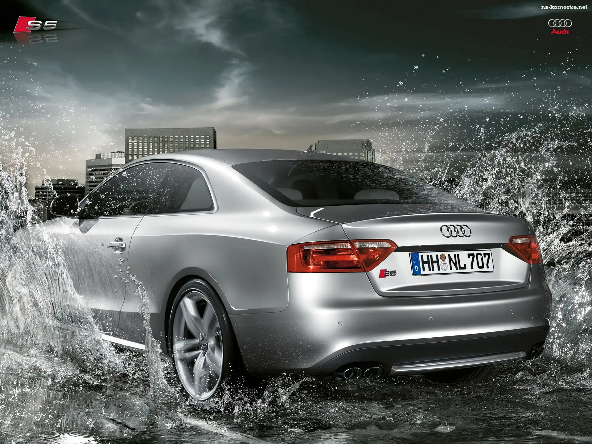 Audi S5, Woda