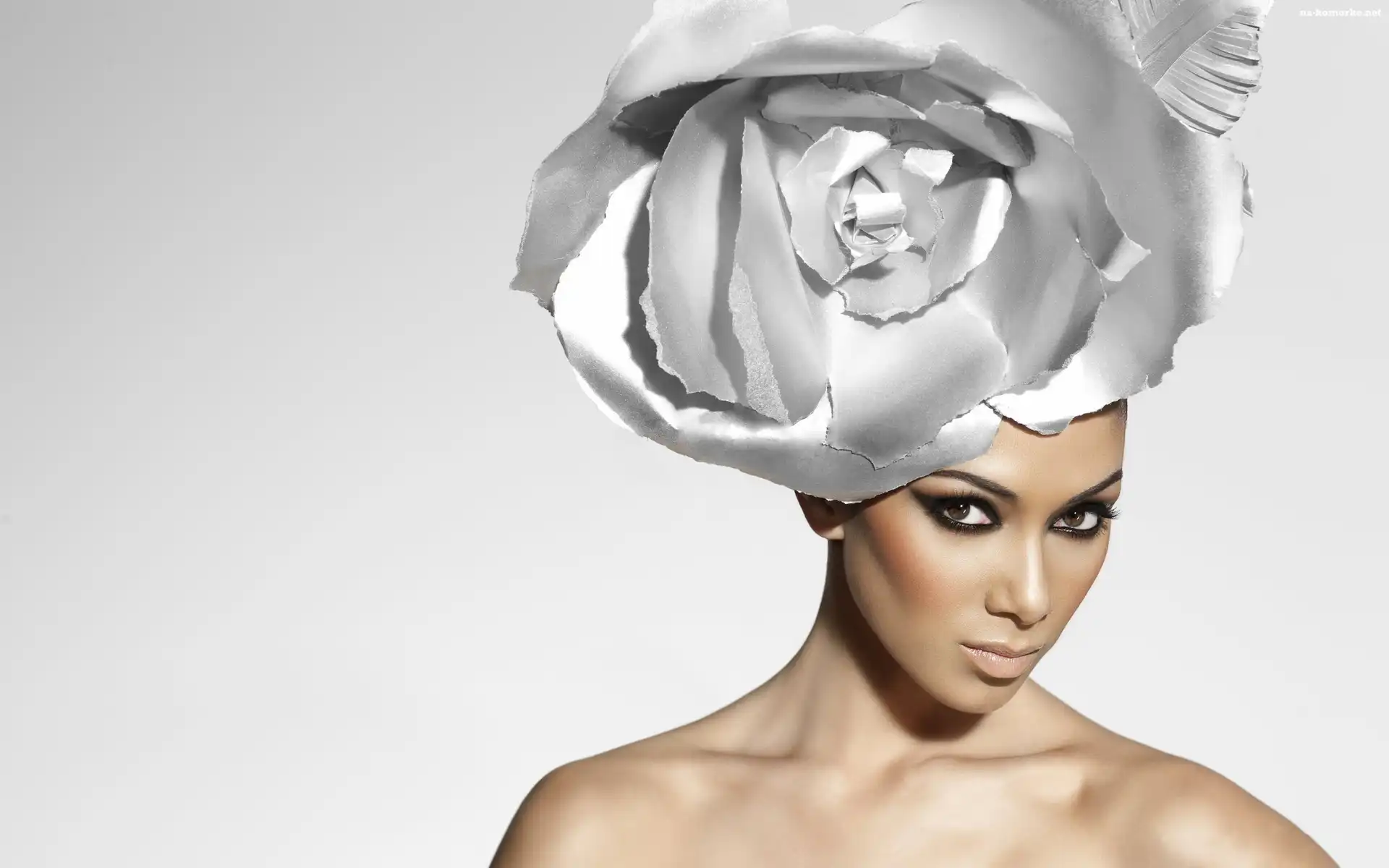 Nicole Scherzinger, Kapelusz