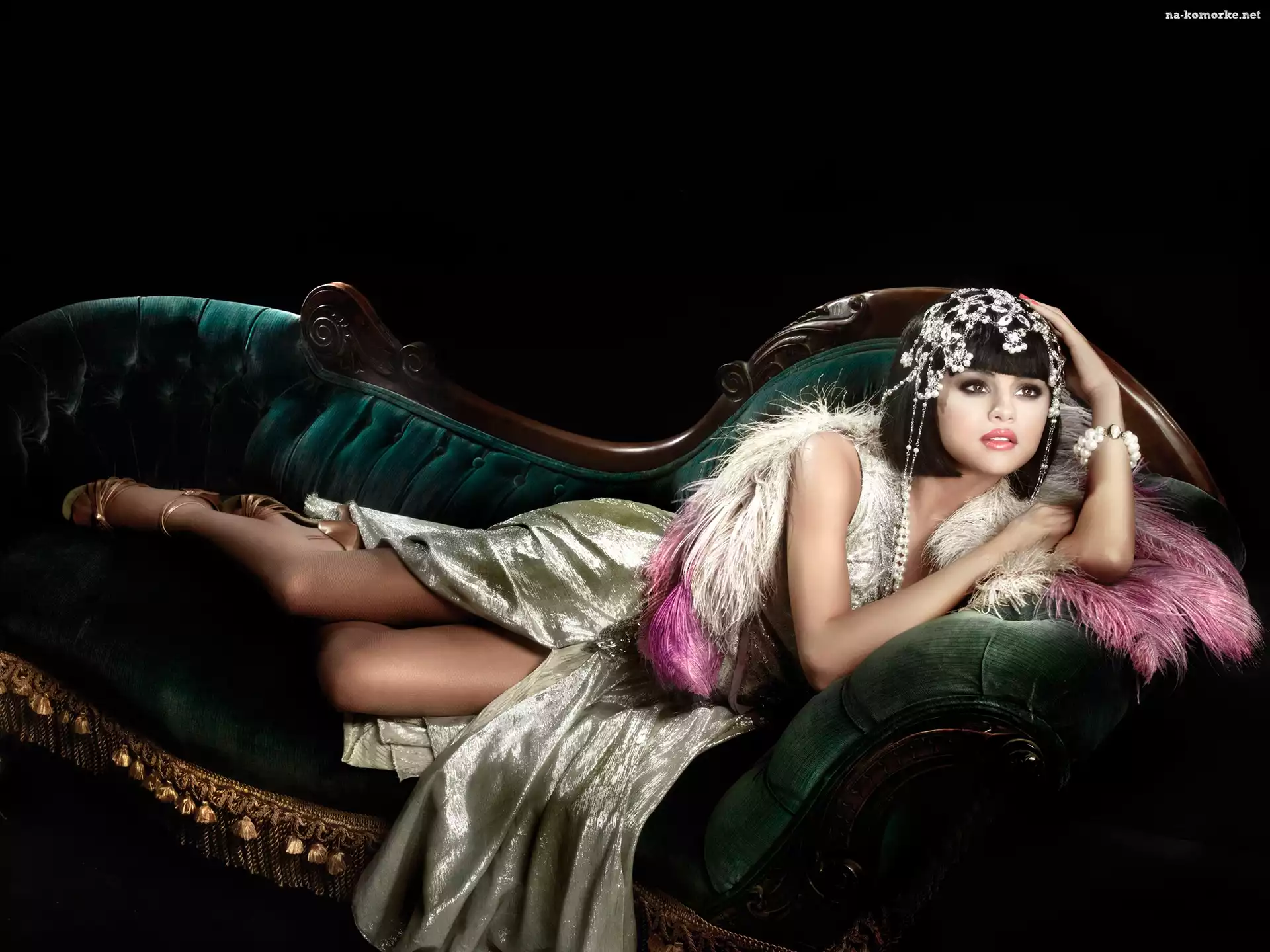 Selena Gomez, Retro, Kanapa, Strój