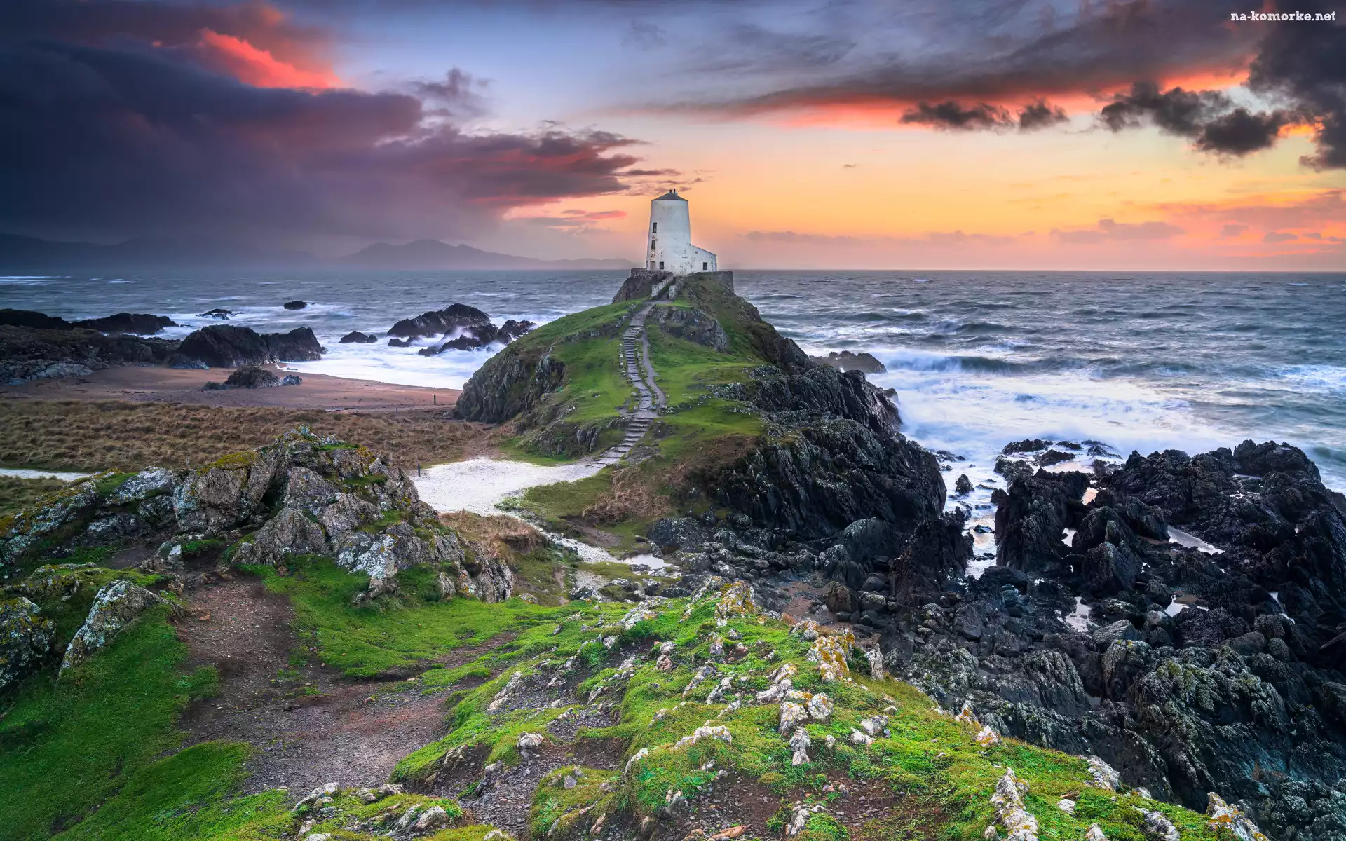 Niebo, Skały, Zachód słońca, Morze, Ynys Llanddwyn, Walia, Wielka Brytania, Latarnia morska, Chmury