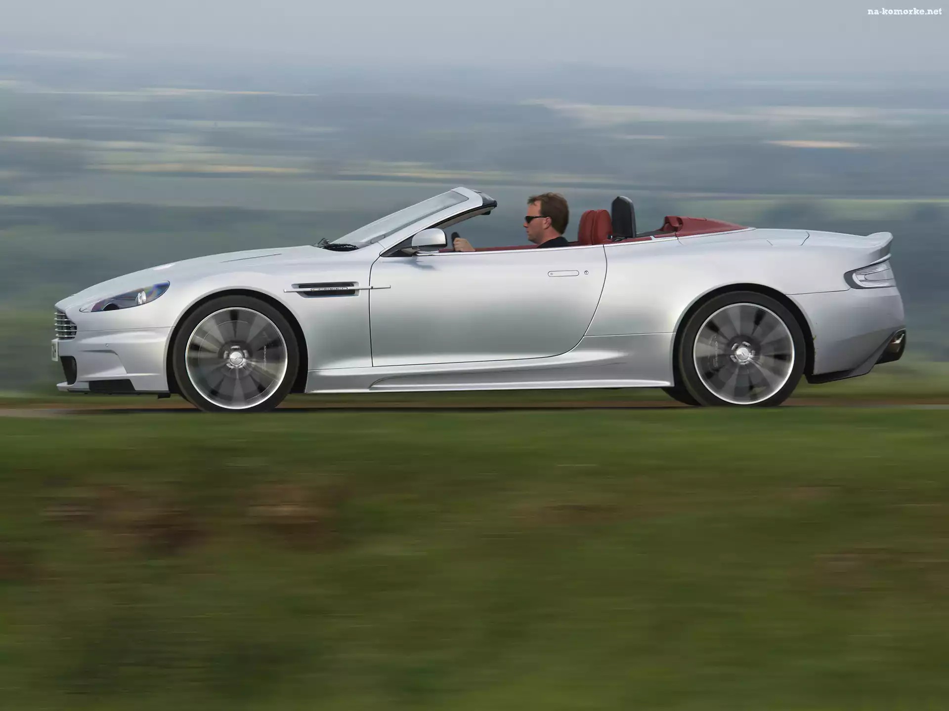Srebrny, Aston Martin DBS Volante