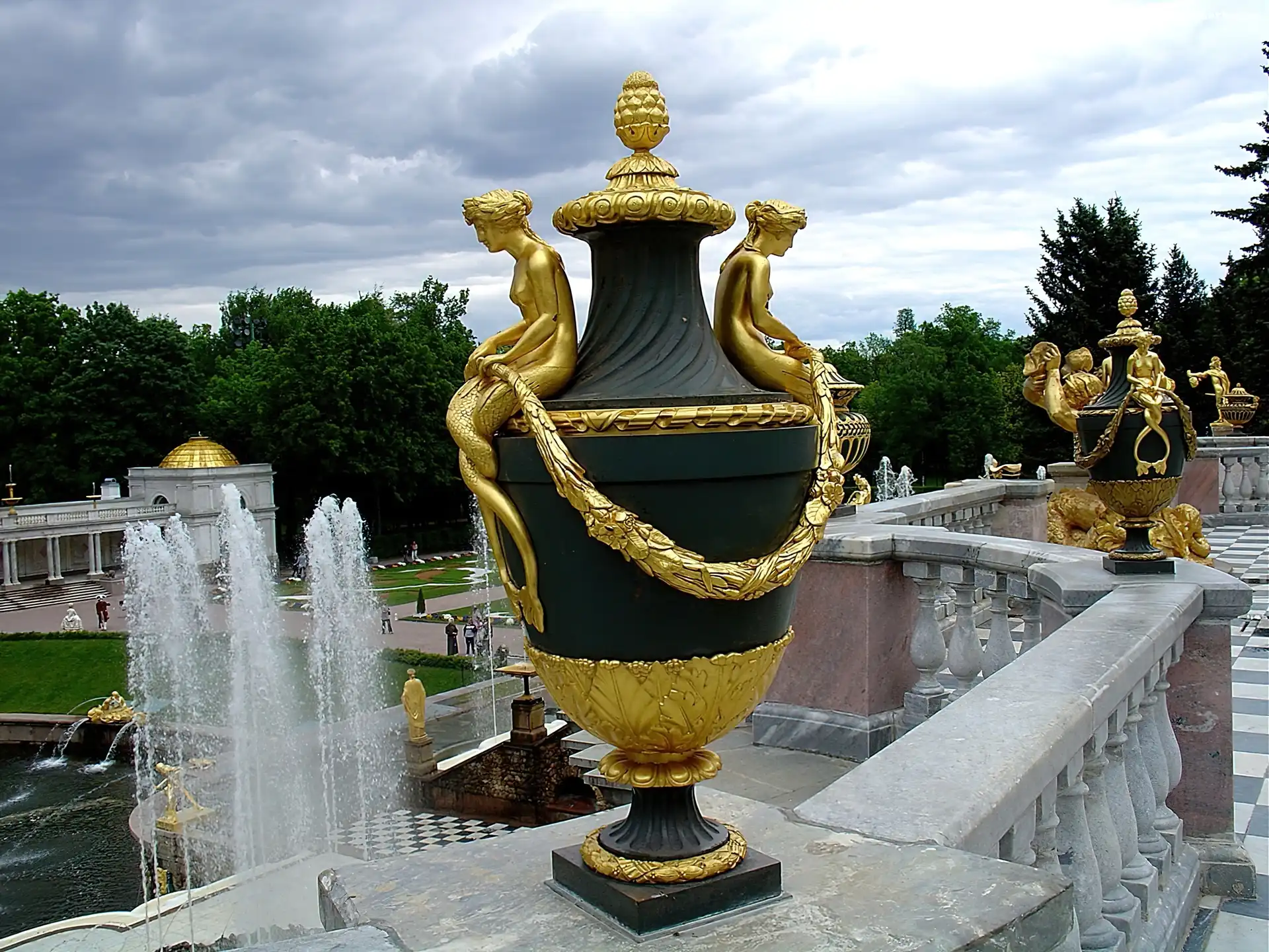 Fontanna, St. Petersburg, Rosja, Pałacowy, Taras, Złote, Rzezby