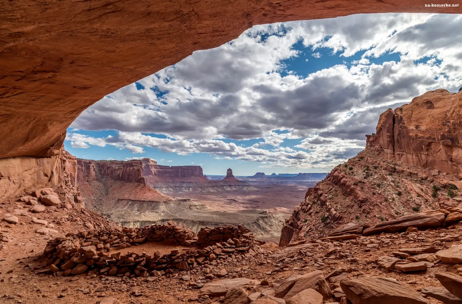 Stany Zjednoczone, Niebo, Park Narodowy Canyonlands, Chmury, Stan Utah, Krąg kamienny False Kiva, Kanion, Skały