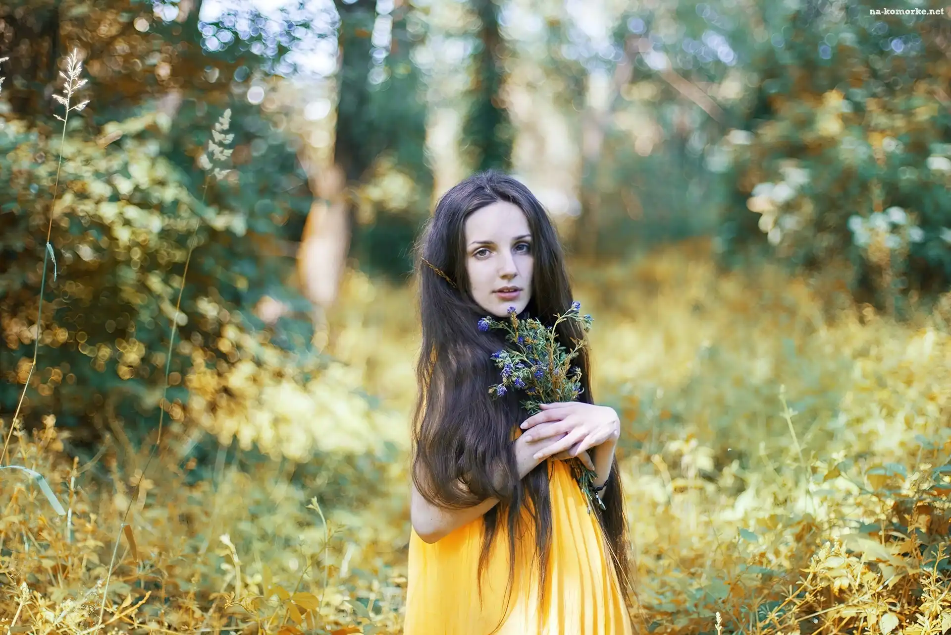 Sukienka, Brunetka, Kobieta, Kwiatów, Żółta, Bukiet