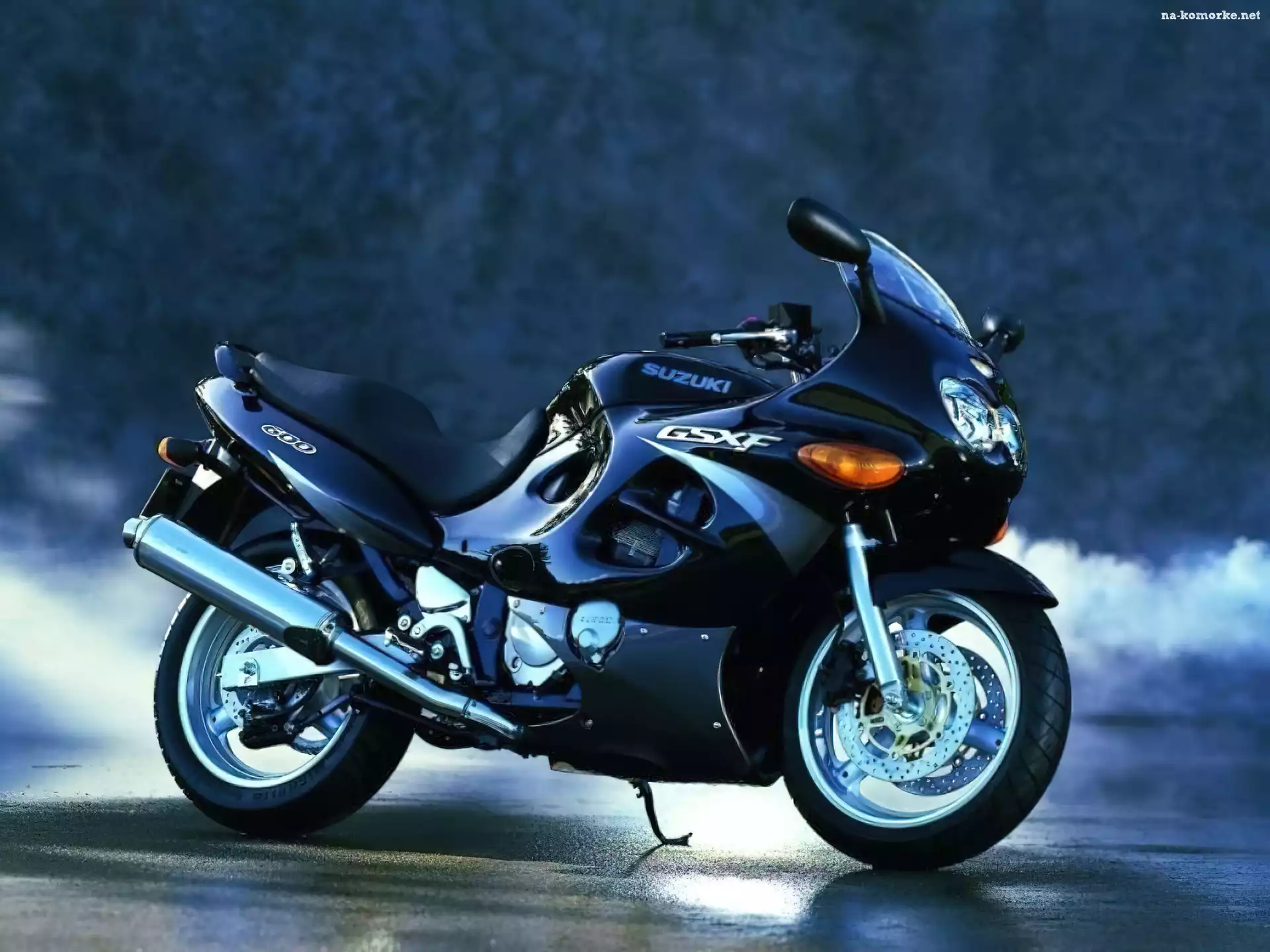 Motory Suzuki, koła, lusterka, opony, kierownica, tłumik , siedzenie , światła