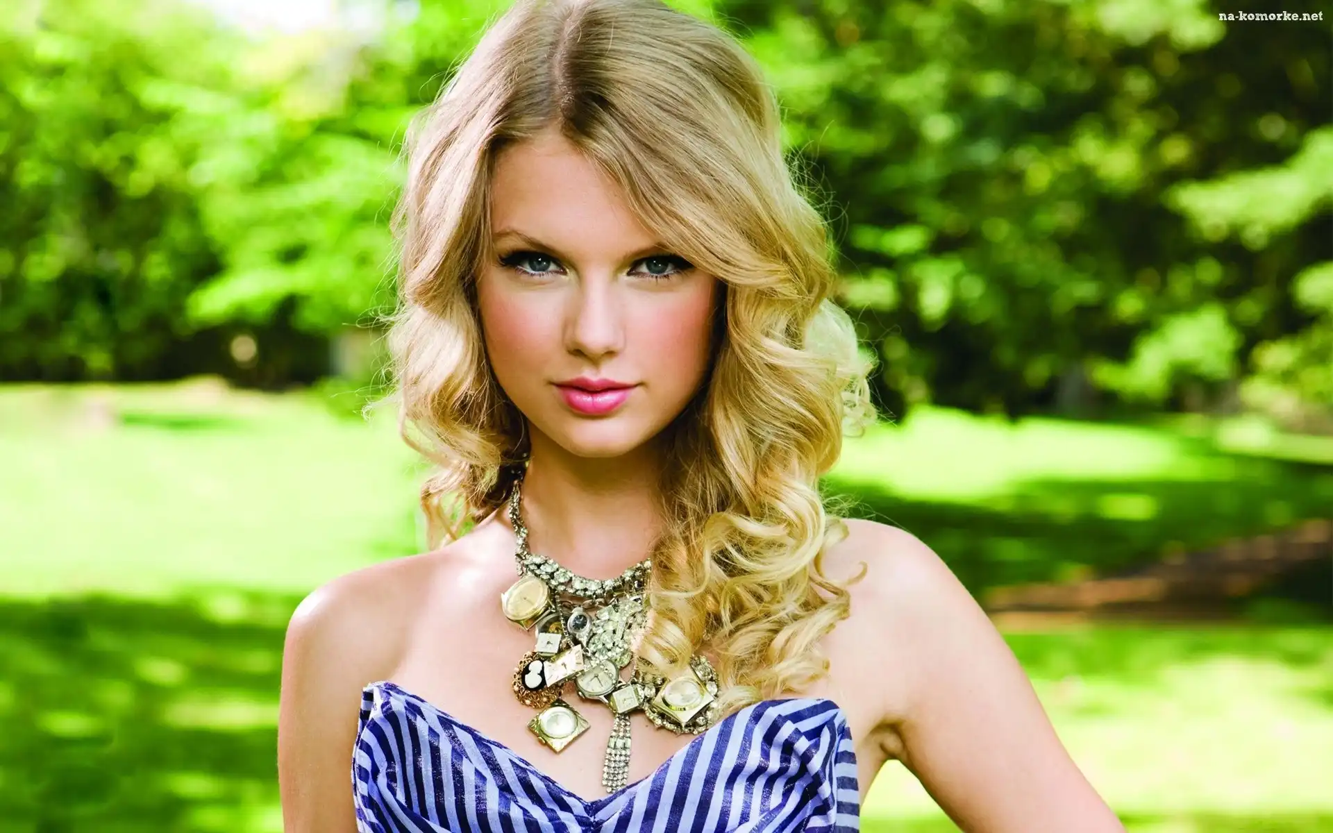 Taylor Swift, Naszyjnik