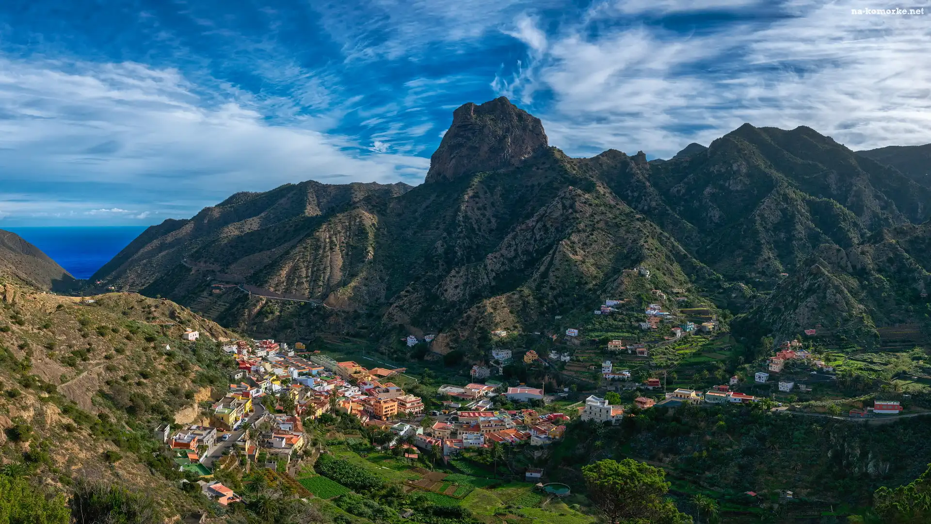 Dolina, Góry, Domy, Miasto, Hiszpania, Szczyt Roque Cano, Wyspy Kanaryjskie, Vallehermoso, Gomera