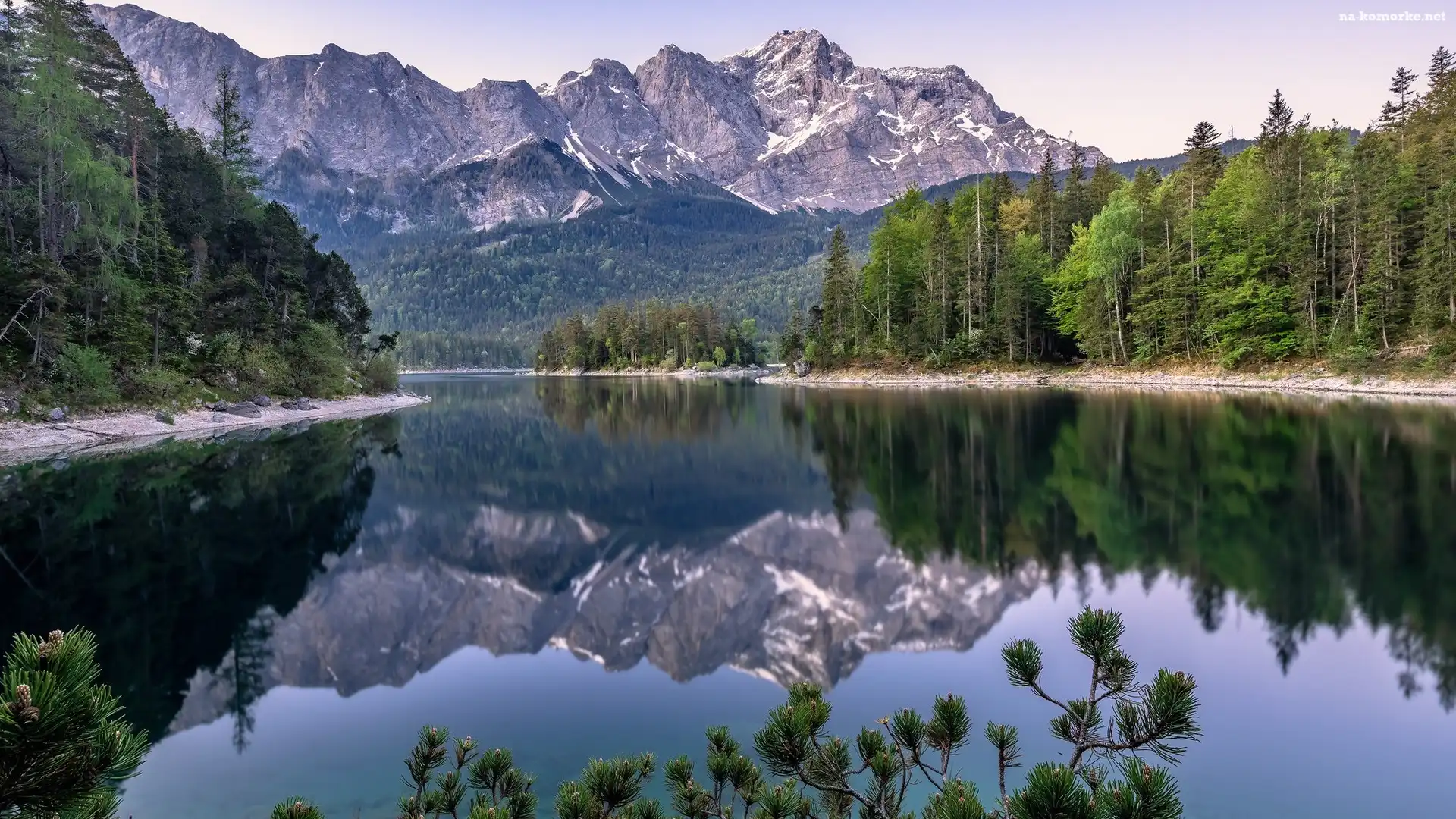 Góry, Bawaria, Szczyt Zugspitze, Niemcy, Alpy Bawarskie, Jezioro Eibsee, Drzewa, Odbicie
