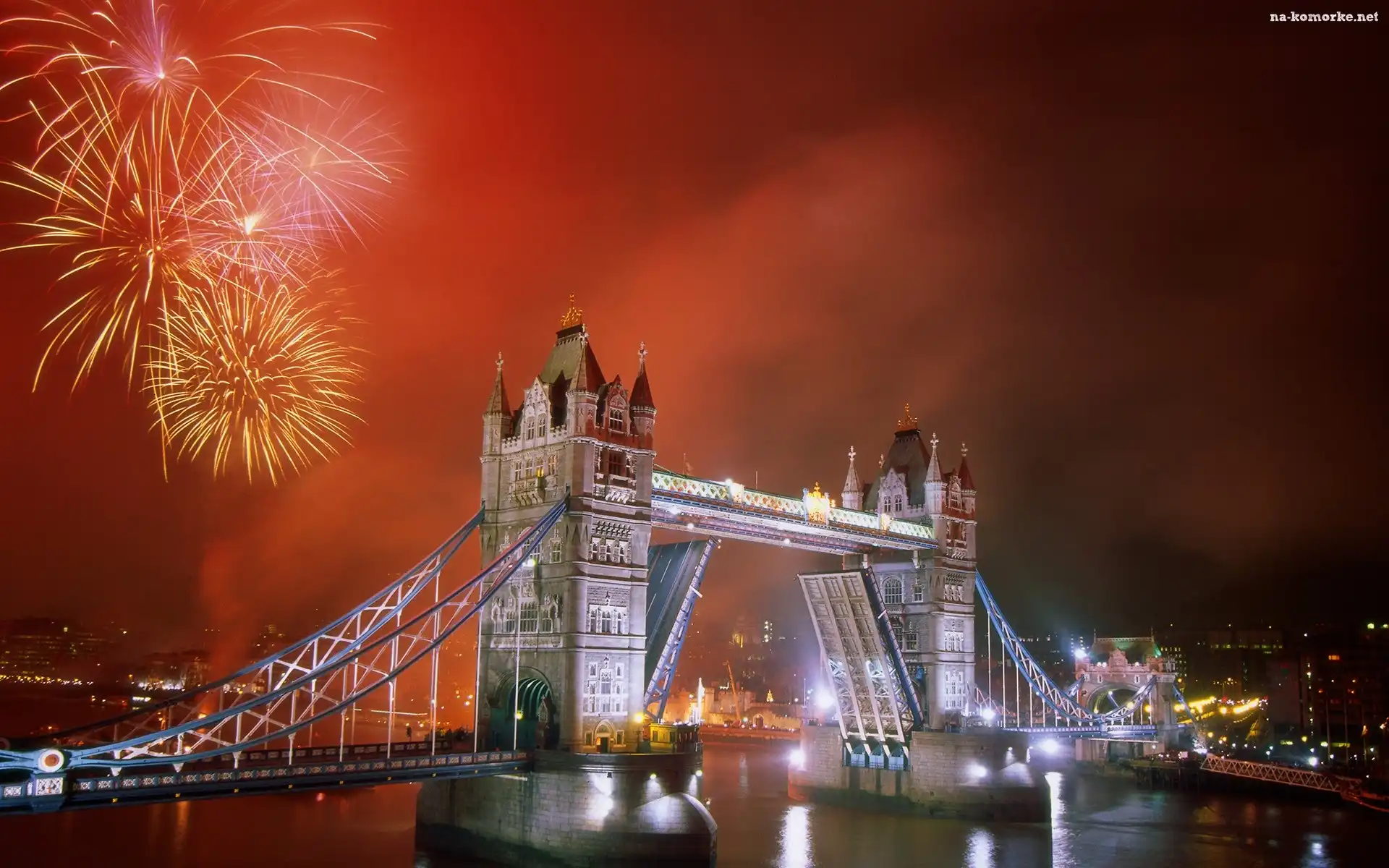 Tower Bridge, Londyn, Fajerwerki