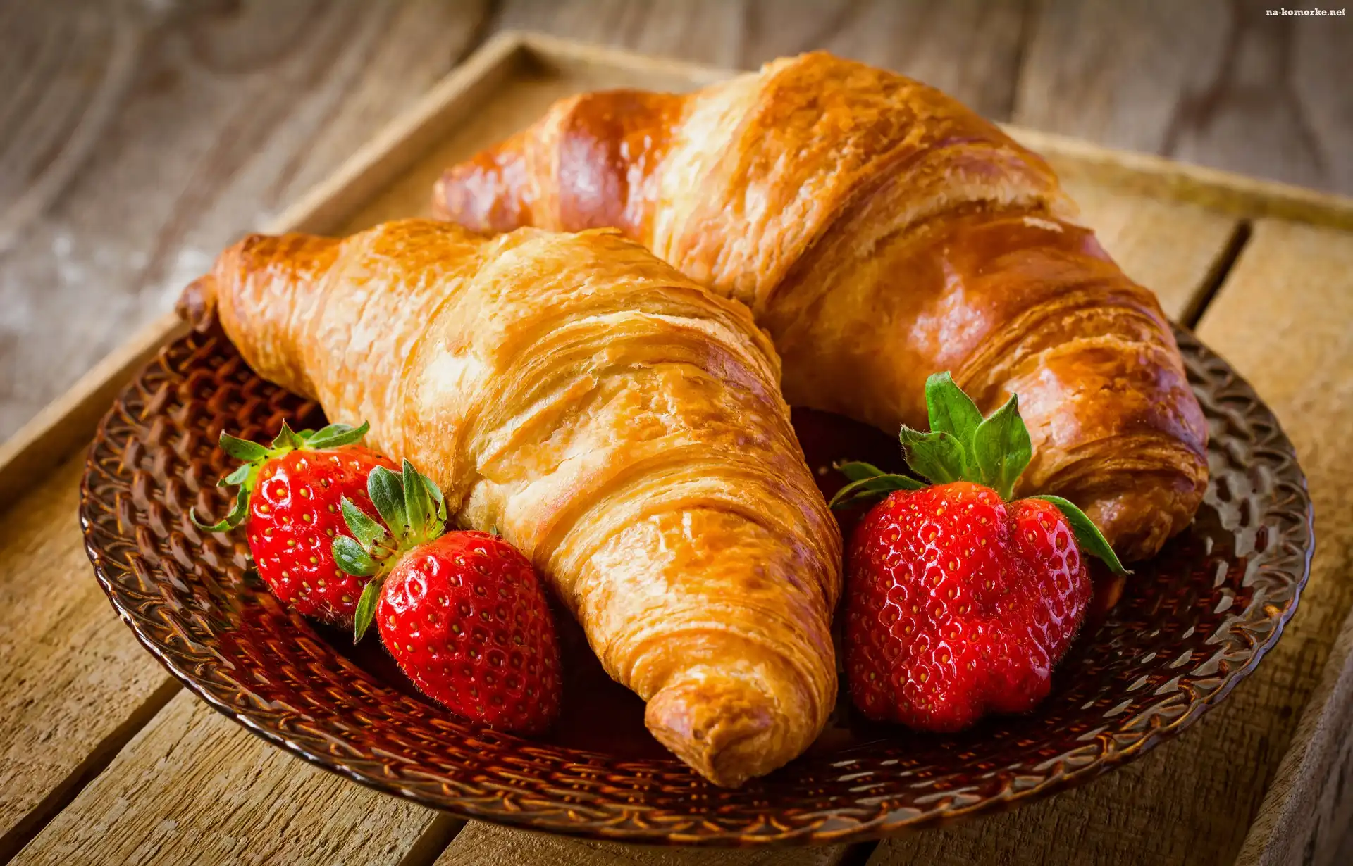Croissanty, Truskawki, Talerzyk
