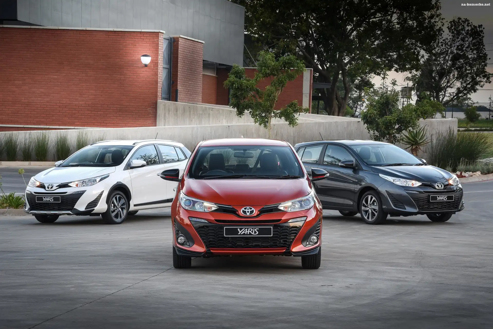 Trzy, 2018, Samochody, Toyota Yaris