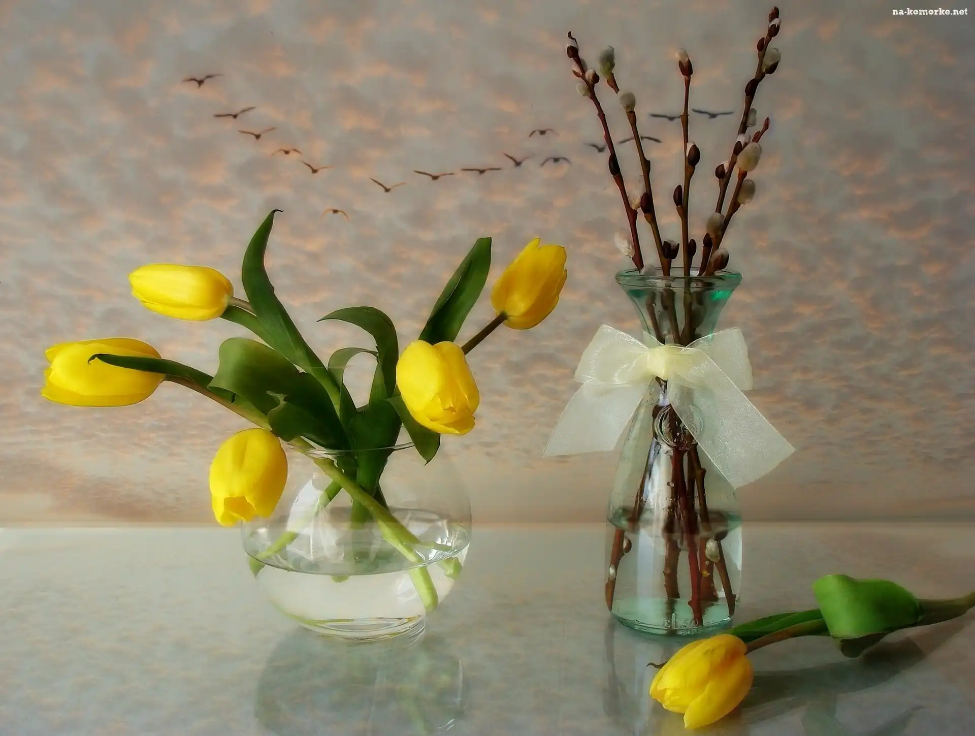 Tulipany, Wazony, Szklane, Bazie, Żółte, Wstążka