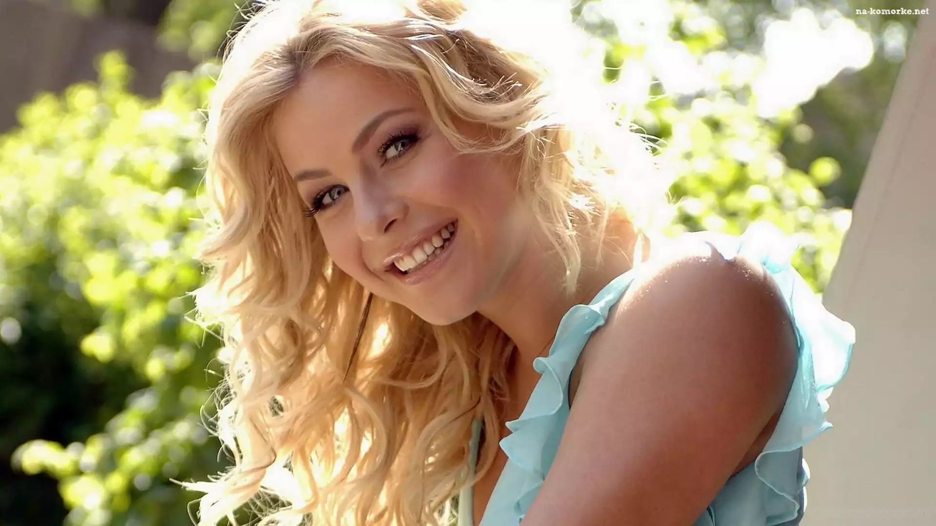 Uśmiechnięta, Rozmycie, Julianne Hough, Rośliny
