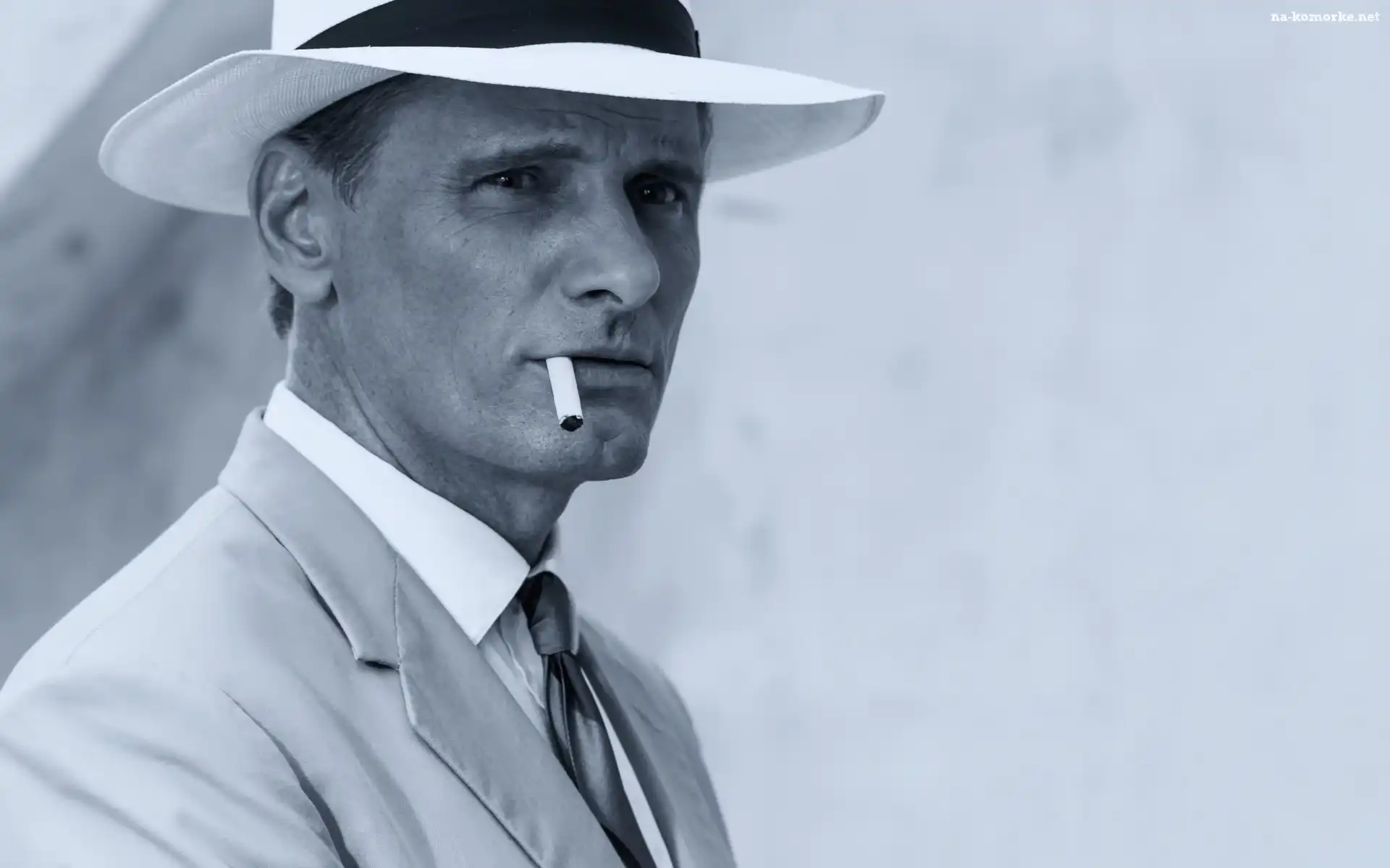 Viggo Mortensen, Kapelusz, Aktor, Papieros