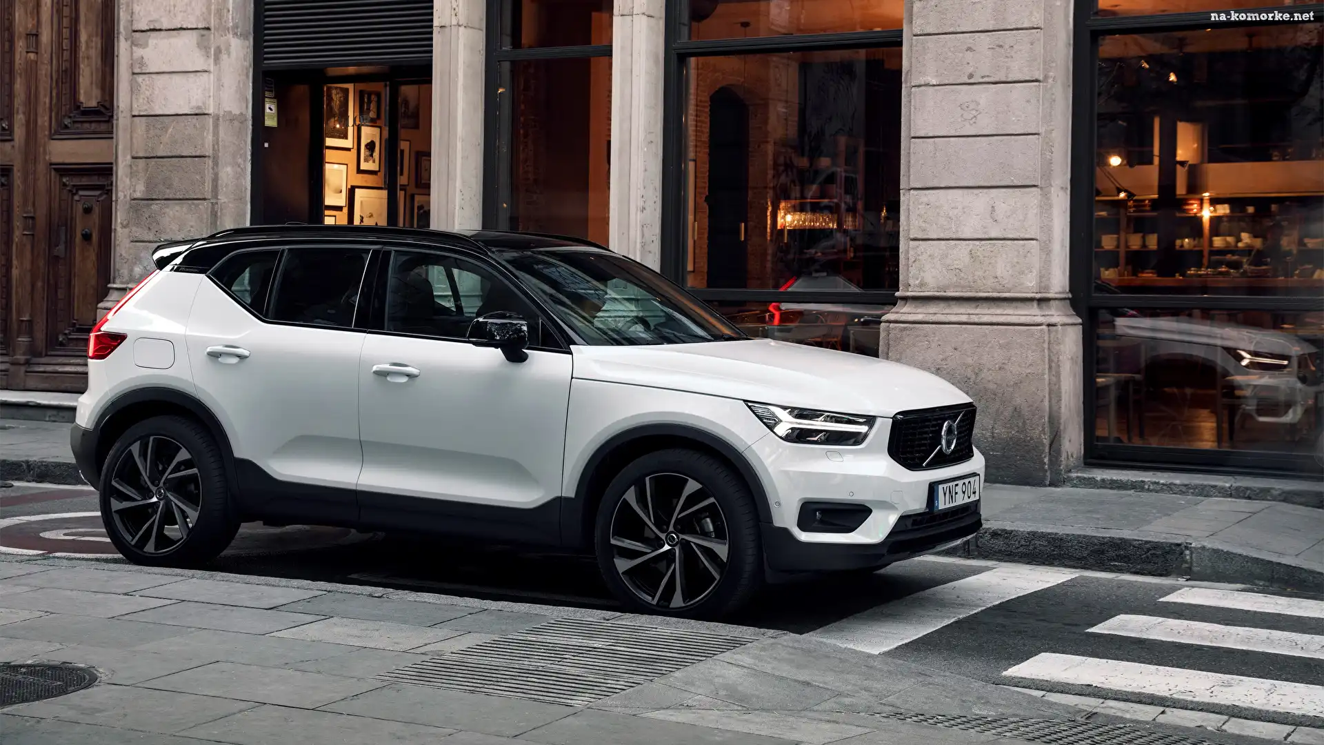 Białe, Volvo XC40