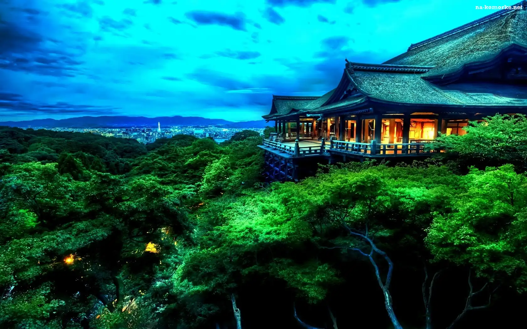 Dom, W, Japoni