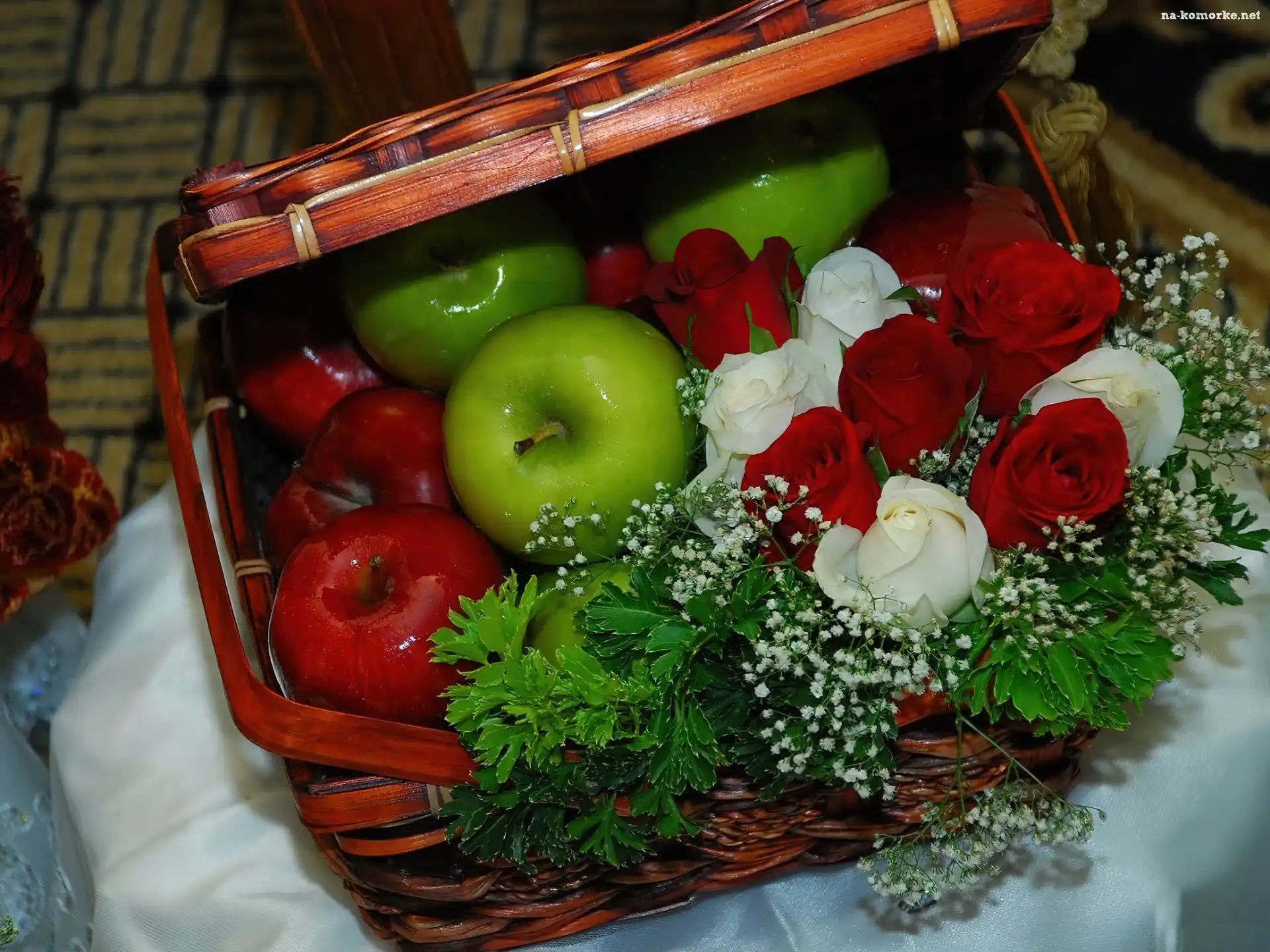 Wiklinowy, Róże, Koszyk, Jabłka