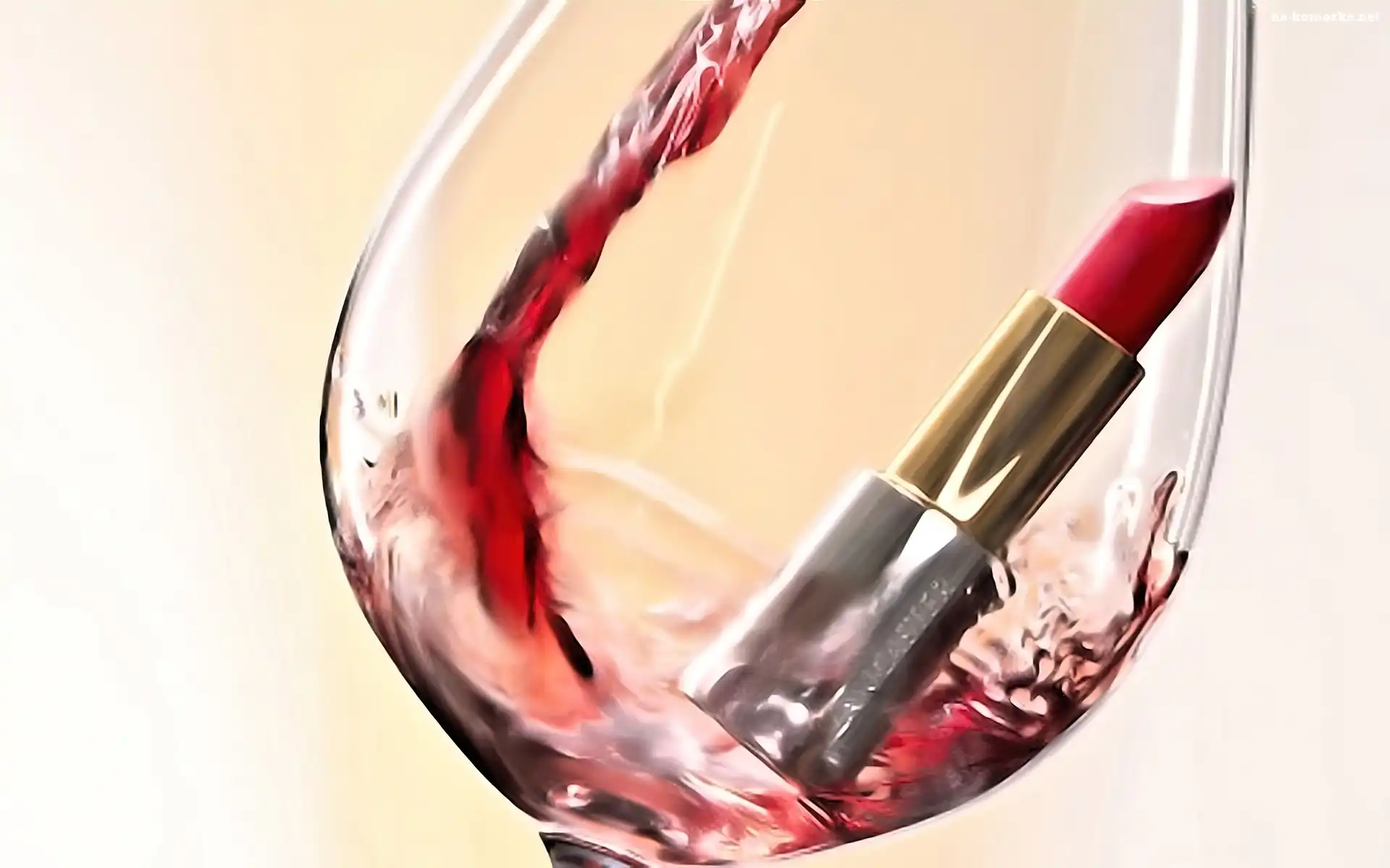Kieliszek, Szminka, Wino