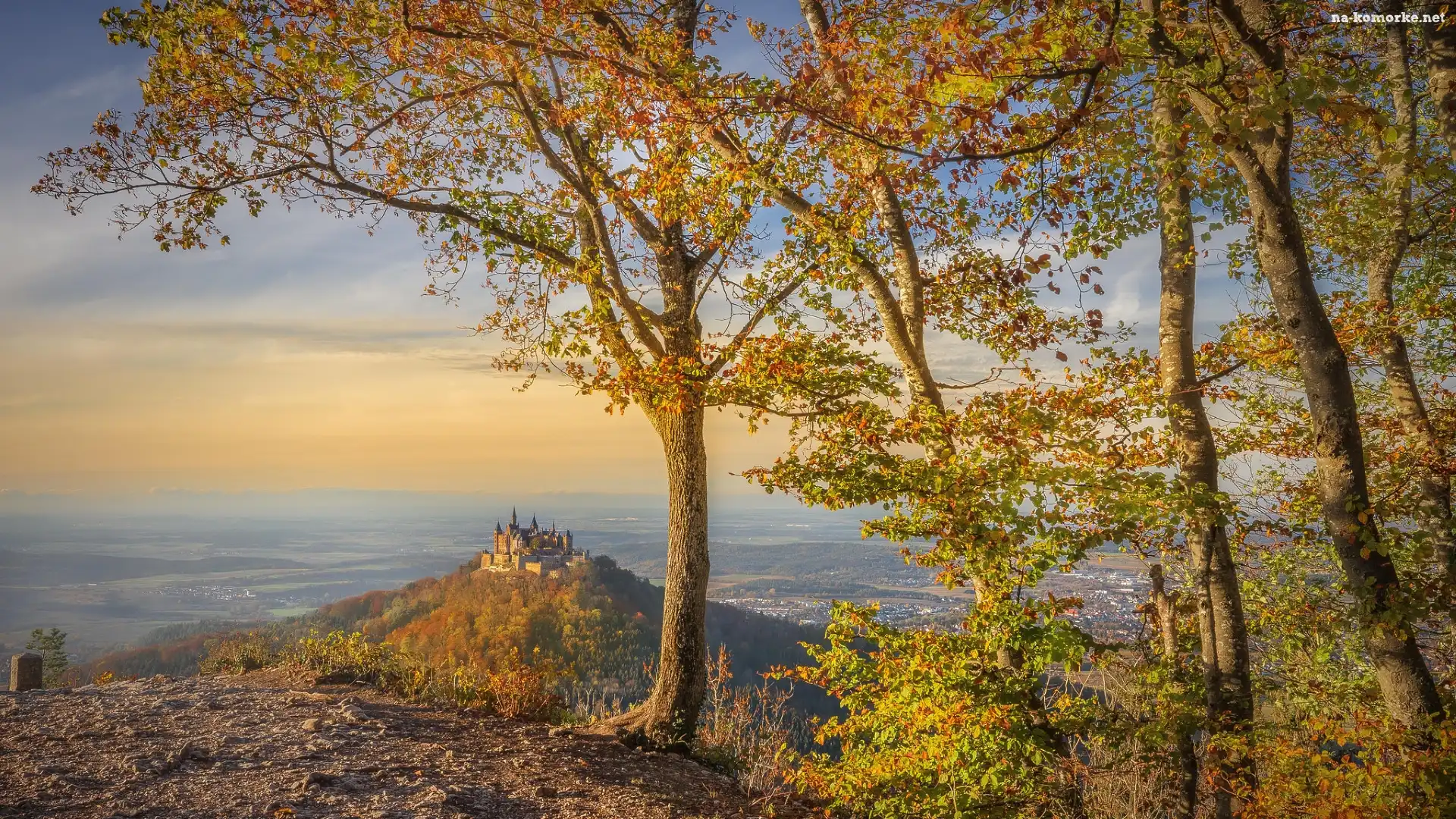 Jesień, Zamek Hohenzollern, Góra Hohenzollern, Niemcy, Drzewa, Badenia-Wirtembergia