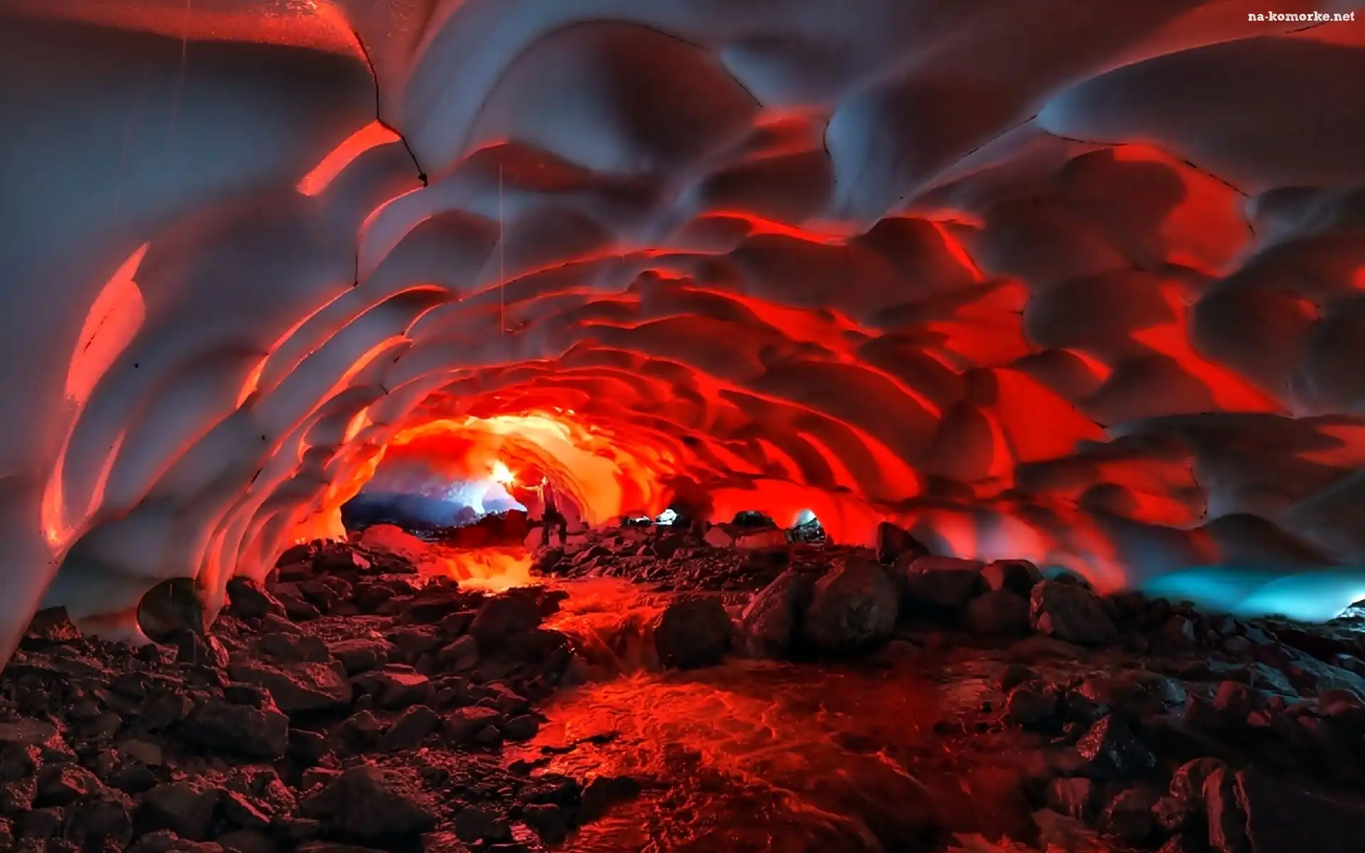 Wulkan Mutnovsky, Kamczatka, Tunel, Śnieżny