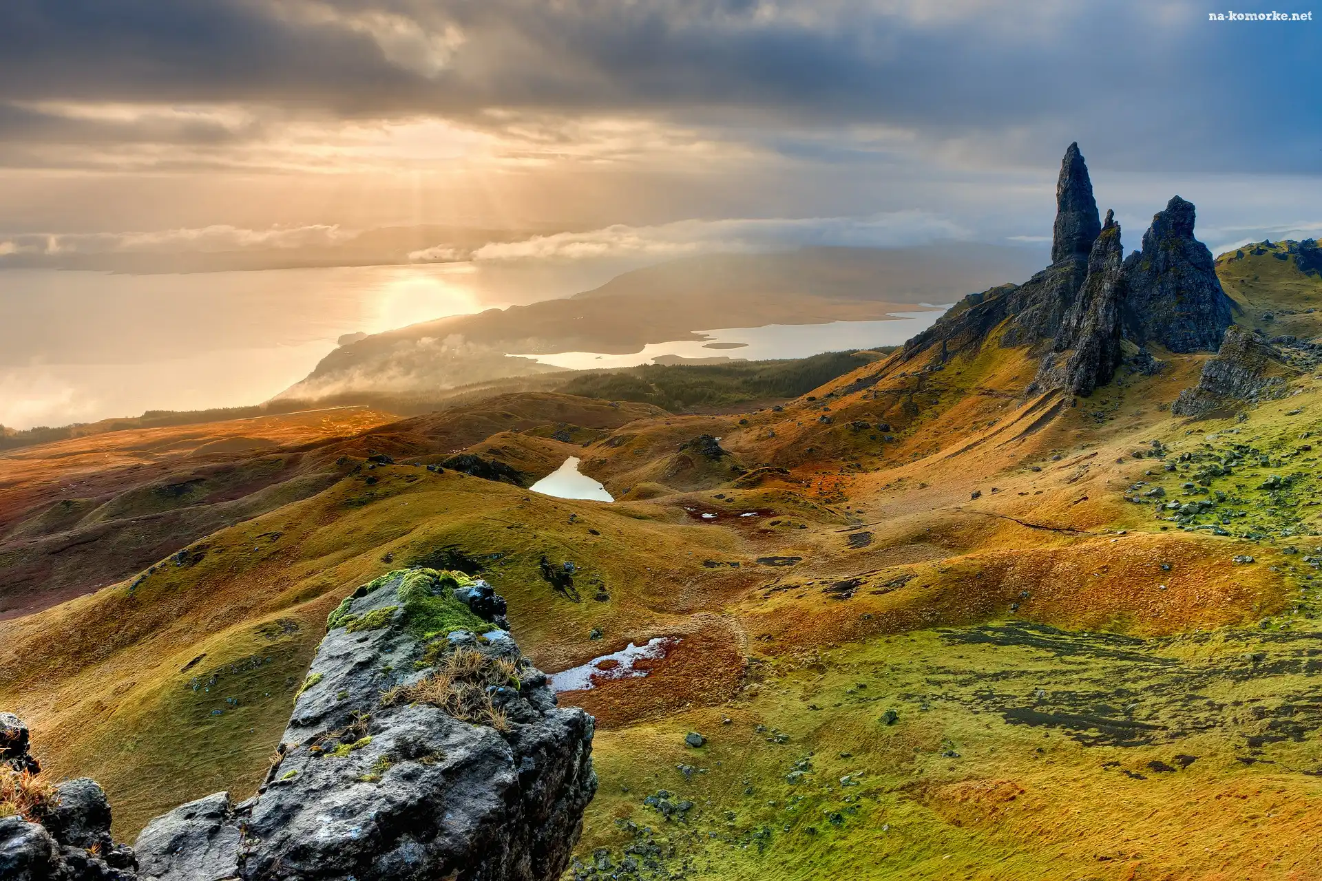 Szkocja, Jezioro, Morze, Wschód słońca, Wyspa Skye, Doliny, Wzgórze The Storr, Skały