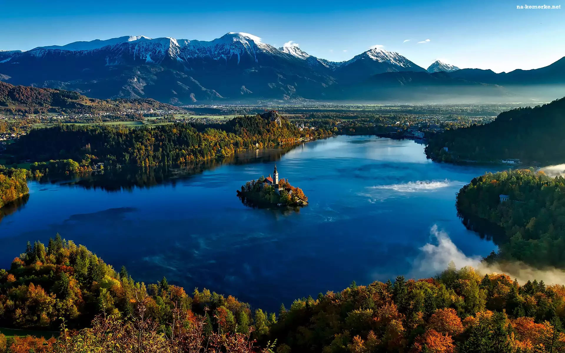 Wyspa Blejski Otok, Jezioro Bled, Góry, Słowenia, Kościół Wniebowzięcia Marii Panny, Drzewa, Chmury, Zachód słońca