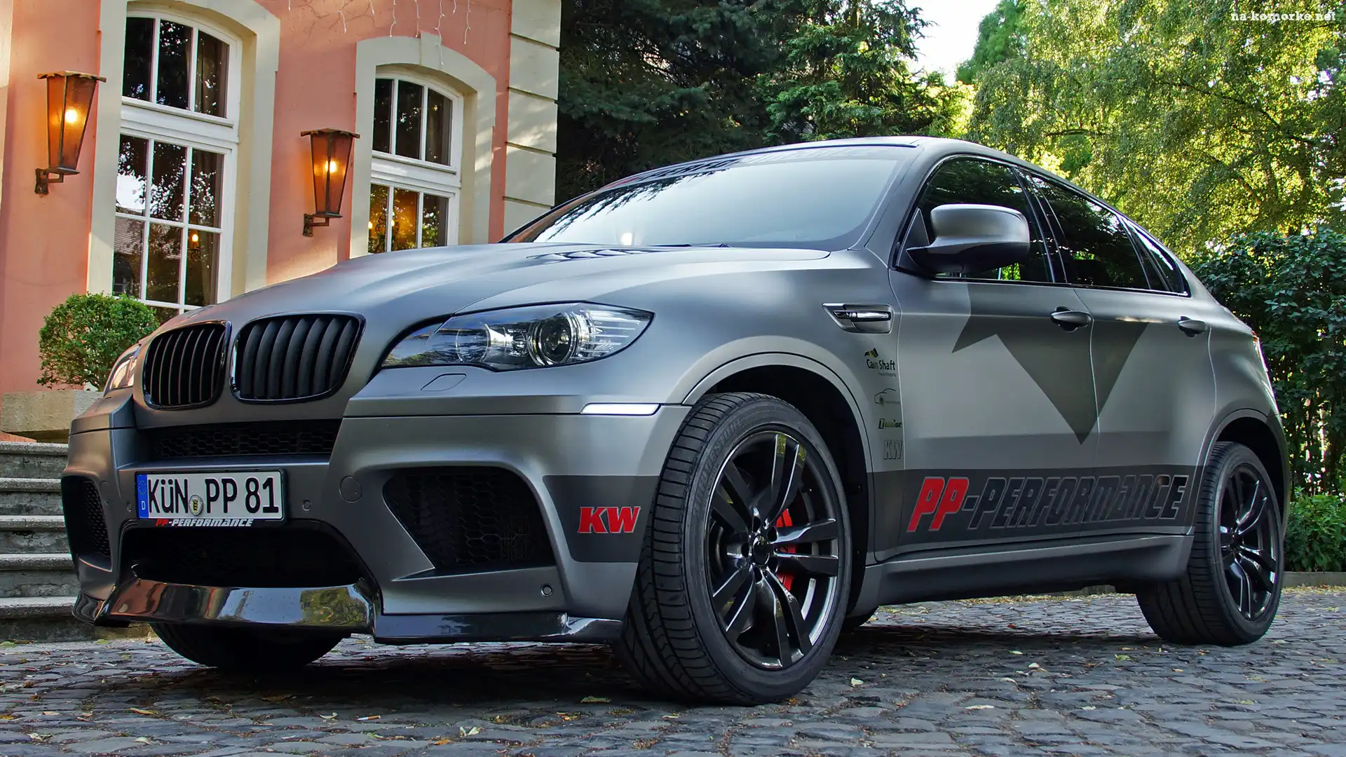 BMW X6 M, Przód, Bok