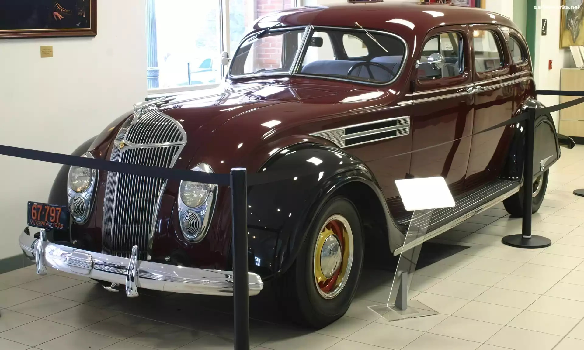 Zabytkowy, Chrysler Airflow, Wystawa