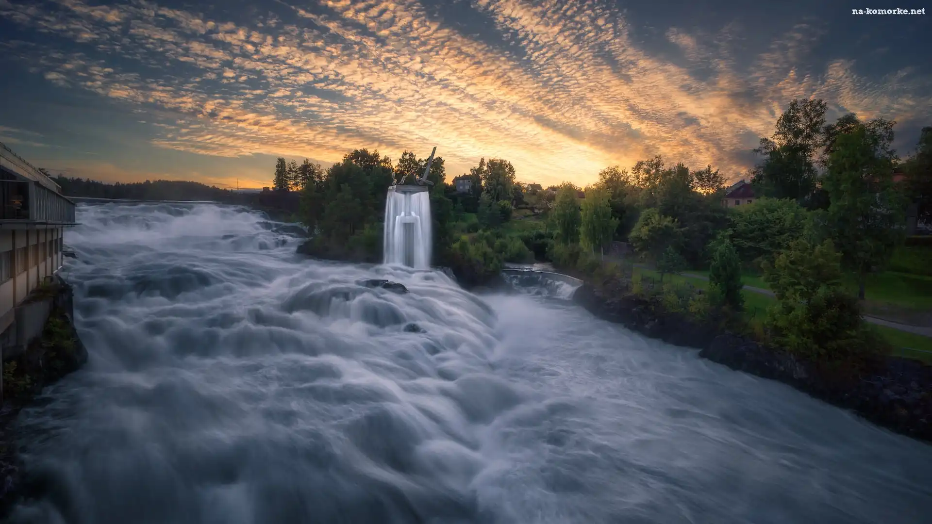 Norwegia, Zachód słońca, Wodospad Hensfossen, Drzewa, Honefoss