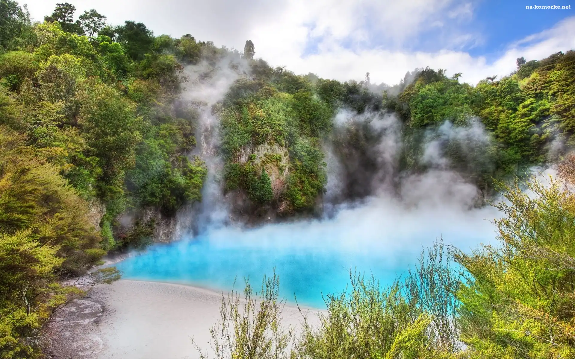Nowa Zelandia, Para, Waimangu Volcanic Valley, Jezioro