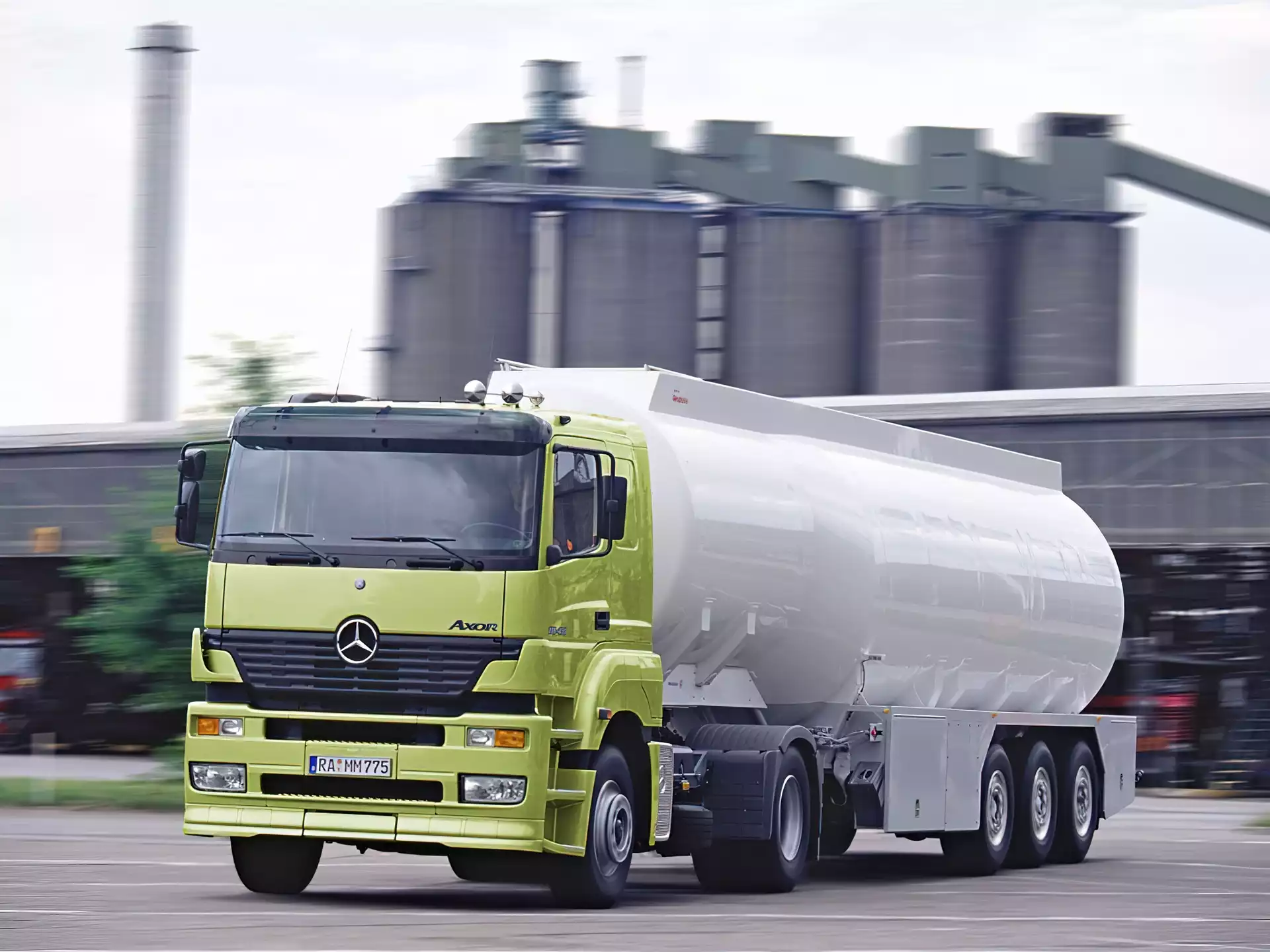 Zielony CiÄ…gnik Mercedes, Cysterna