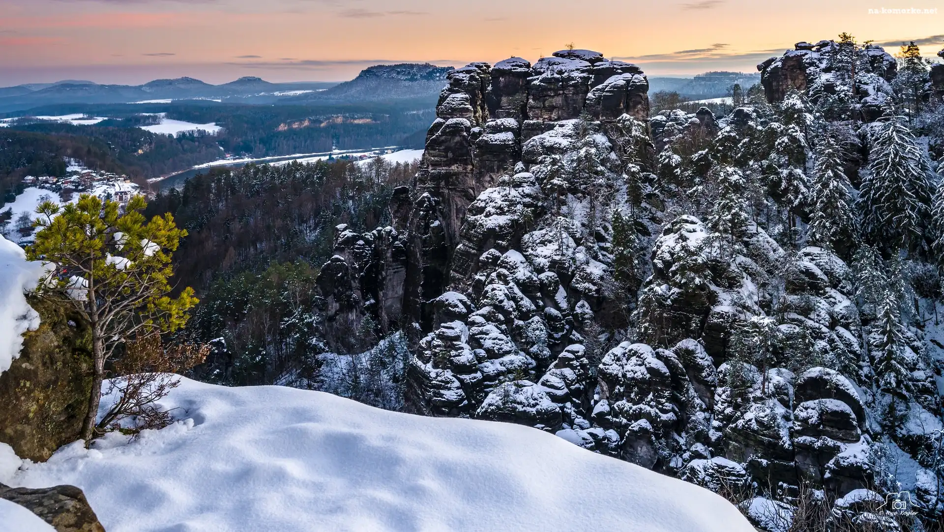 Skały, Góry Połabskie, Niemcy, Śnieg, Park Narodowy Saskiej Szwajcarii, Zima